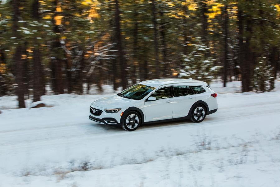  Buick Regal TourX 2017 года  (NA) (фото 14 из 61)